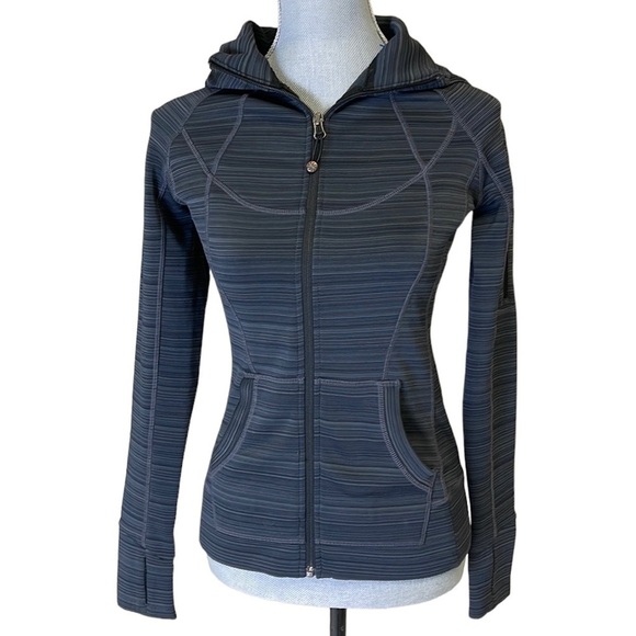 Athleta Jackets & Blazers - ATHLETA women’s zip up hoodie size XS